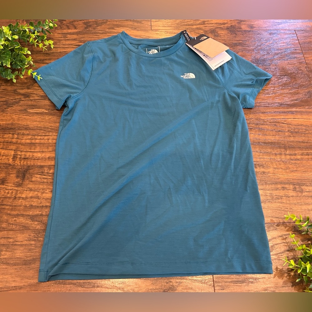 NWT WOMENS The North Face Adventure Tee Short Sleeve Performance T-shirt
